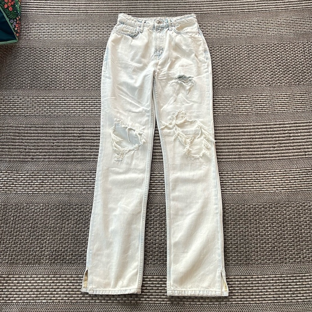 Free People - We the Free light washed distressed blue jeans - size 26